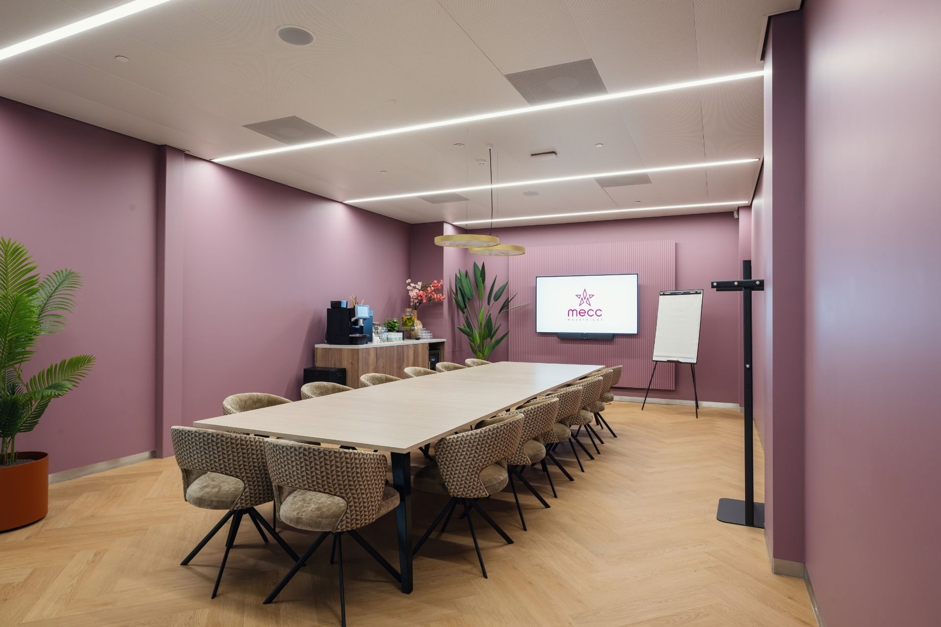 MECC Maastricht - Boardroom 1.8_3